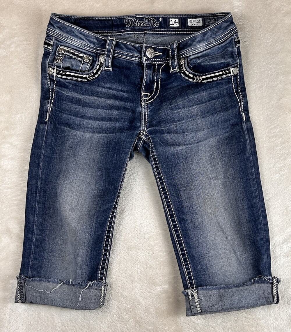 Miss Me Jeans Capri Women’s Size 14 Blue Denim Stretch Medium Wash Low Rise